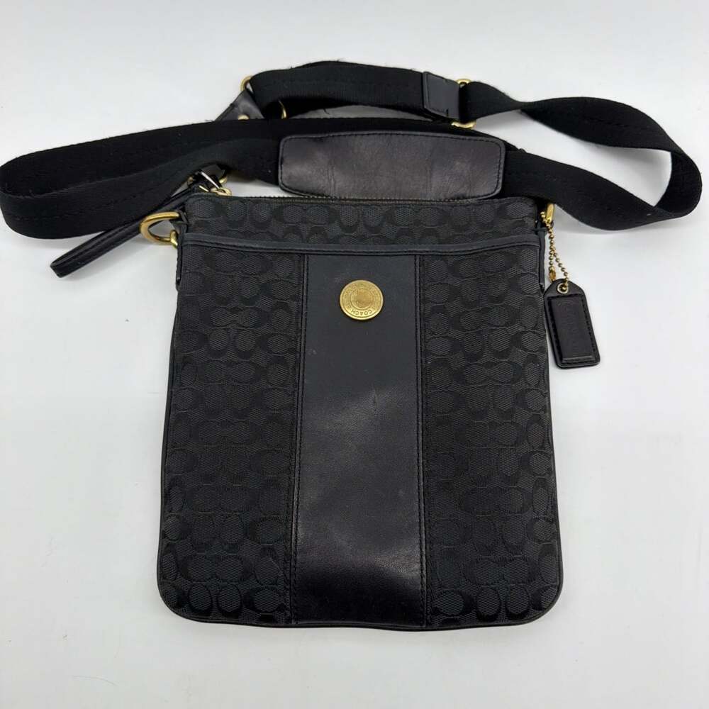Coach Swingpack Crossbody Black Zippered Snap Cross Body Handbag Purse